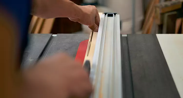 Bifold Door Seal Repair in Land O' Lakes, FL