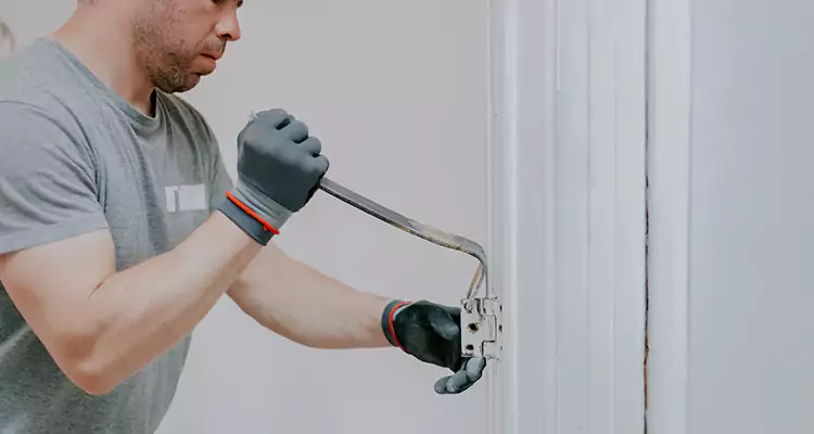 Cracked Door Jamb Repair in Land O' Lakes, FL