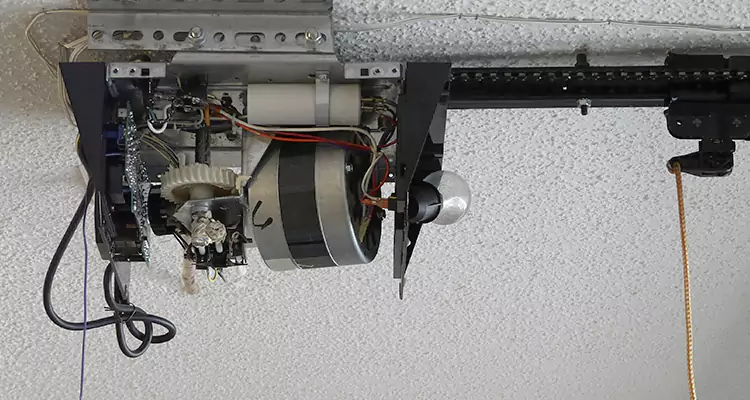 Emergency Garage Door Opener Repair in Land O' Lakes, FL