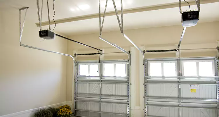 Residential Emergency Garage Door Repair in Land O' Lakes, FL