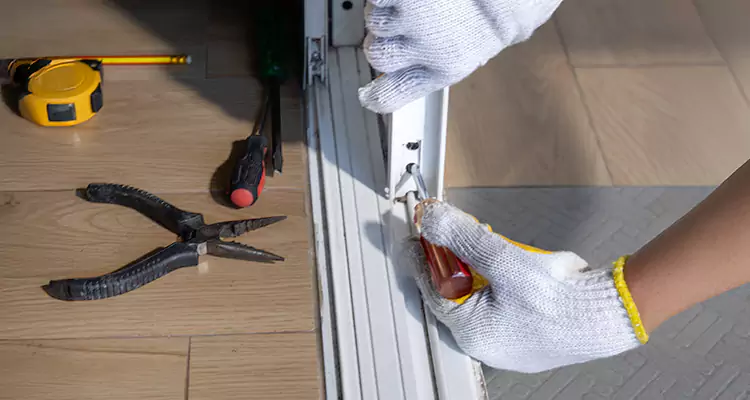 Screen Door Wheel Replacement in Land O' Lakes, FL