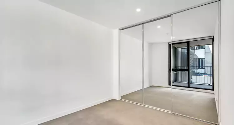 Why Homeowners Choose Us for Sliding Mirror Door Replacement in Land O' Lakes, FL