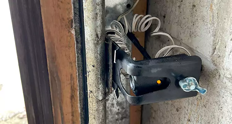 Fix Broken Garage Door Sensor in Land O' Lakes, FL