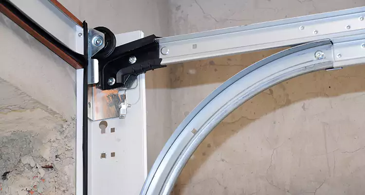 Maintain Liftmaster Garage Door Off Track in Land O' Lakes, FL