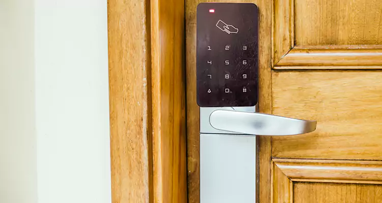 Keyless Hotel Door Locks Repair in Land O' Lakes, FL