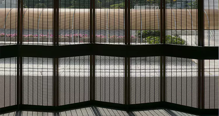 Front Screen Door Repair in Land O' Lakes, FL