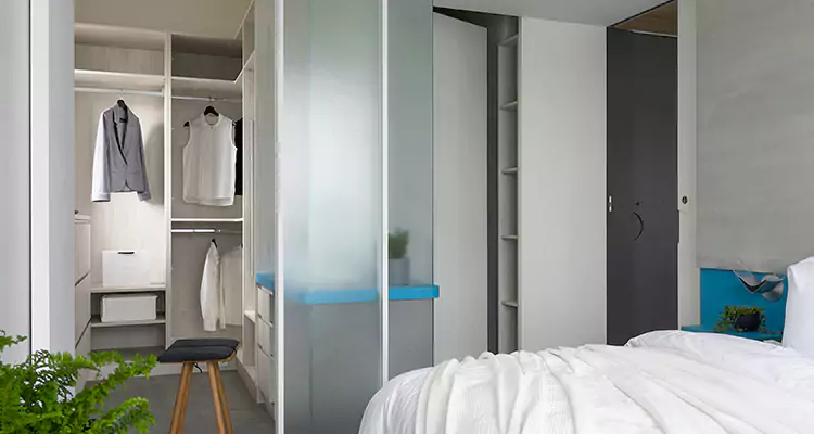 Closet Door Bi Fold Installation in Land O' Lakes, FL