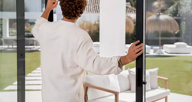 Fix Backyard Sliding Door Hard To Operate in Land O' Lakes, FL