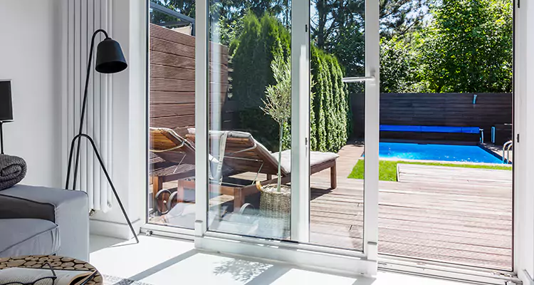 Fixing A Sliding Screen Door Roller in Land O' Lakes, FL