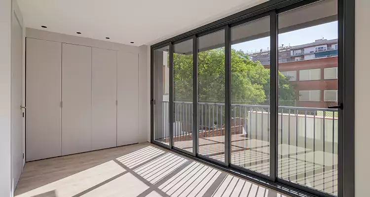 Fix Sliding Screen Door Track in Land O' Lakes, FL